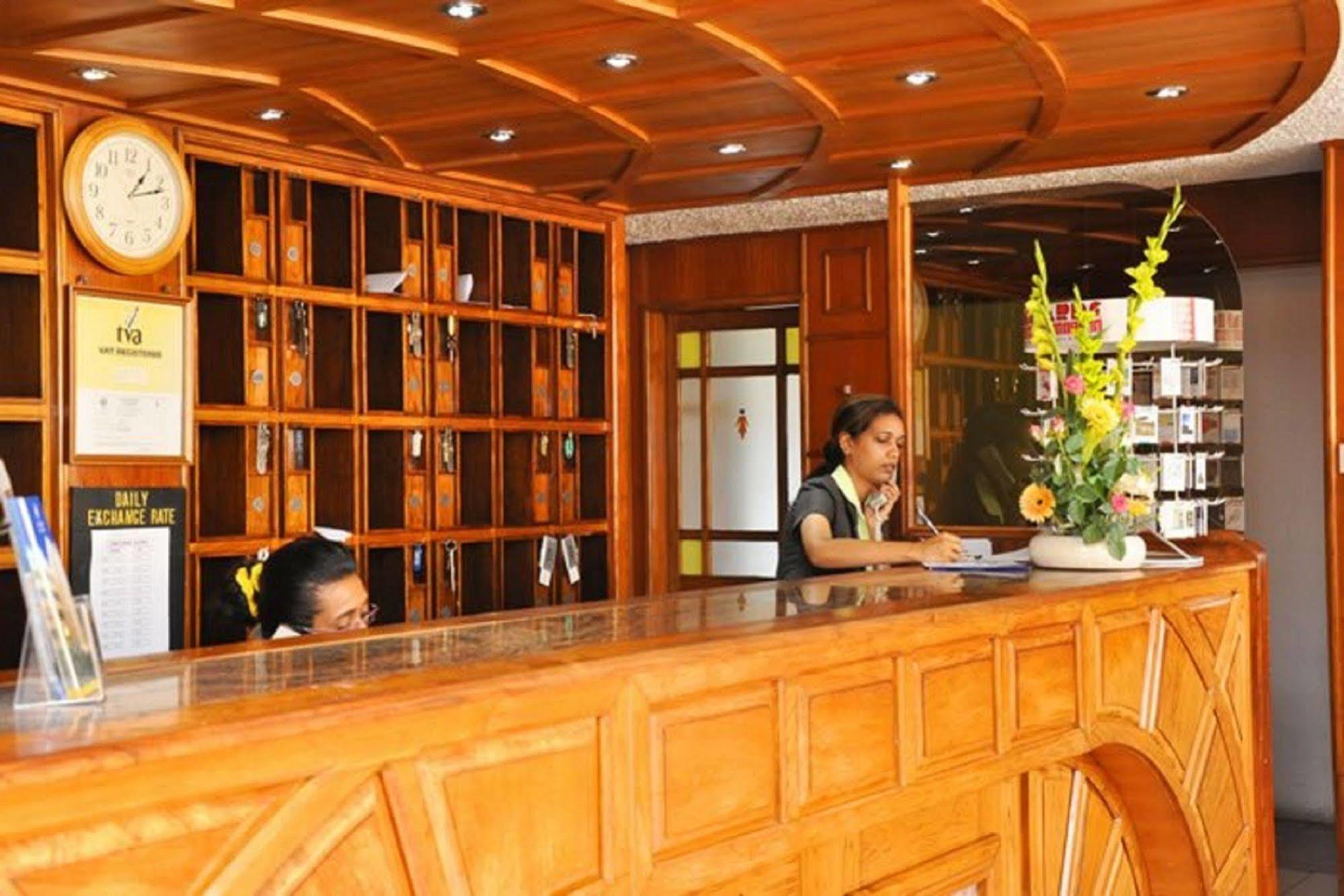 Gold Crest Hotel Quatre Bornes Exterior foto