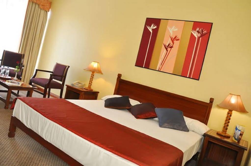 Gold Crest Hotel Quatre Bornes Exterior foto